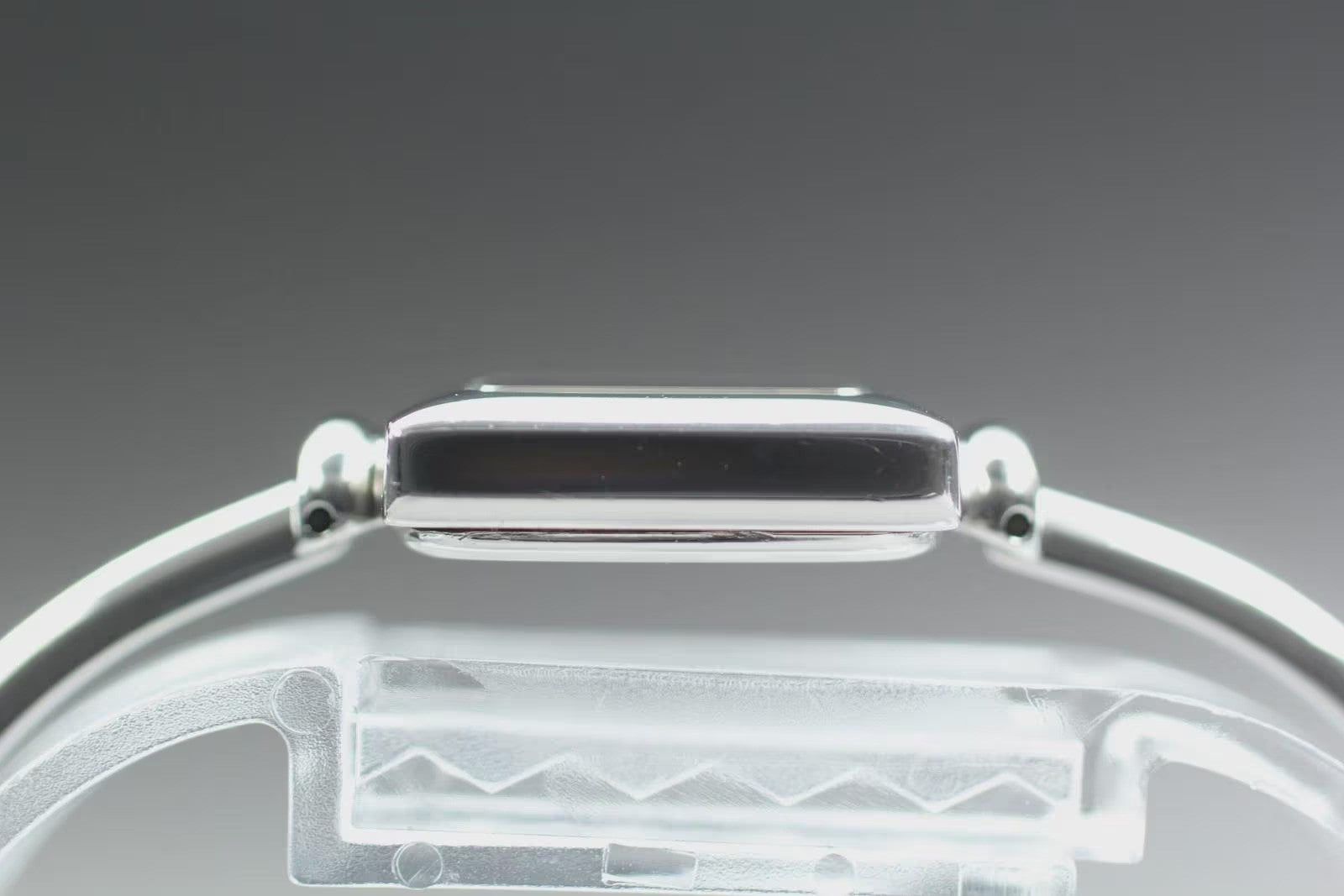 Gucci 1900L Wristwatch - Silver, Stainless Steel