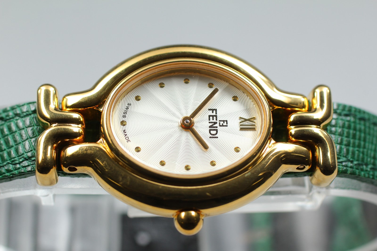 Fendi 640L Wristwatch - Gold, Stainless Steel- מגיע עם כל הרצועות!