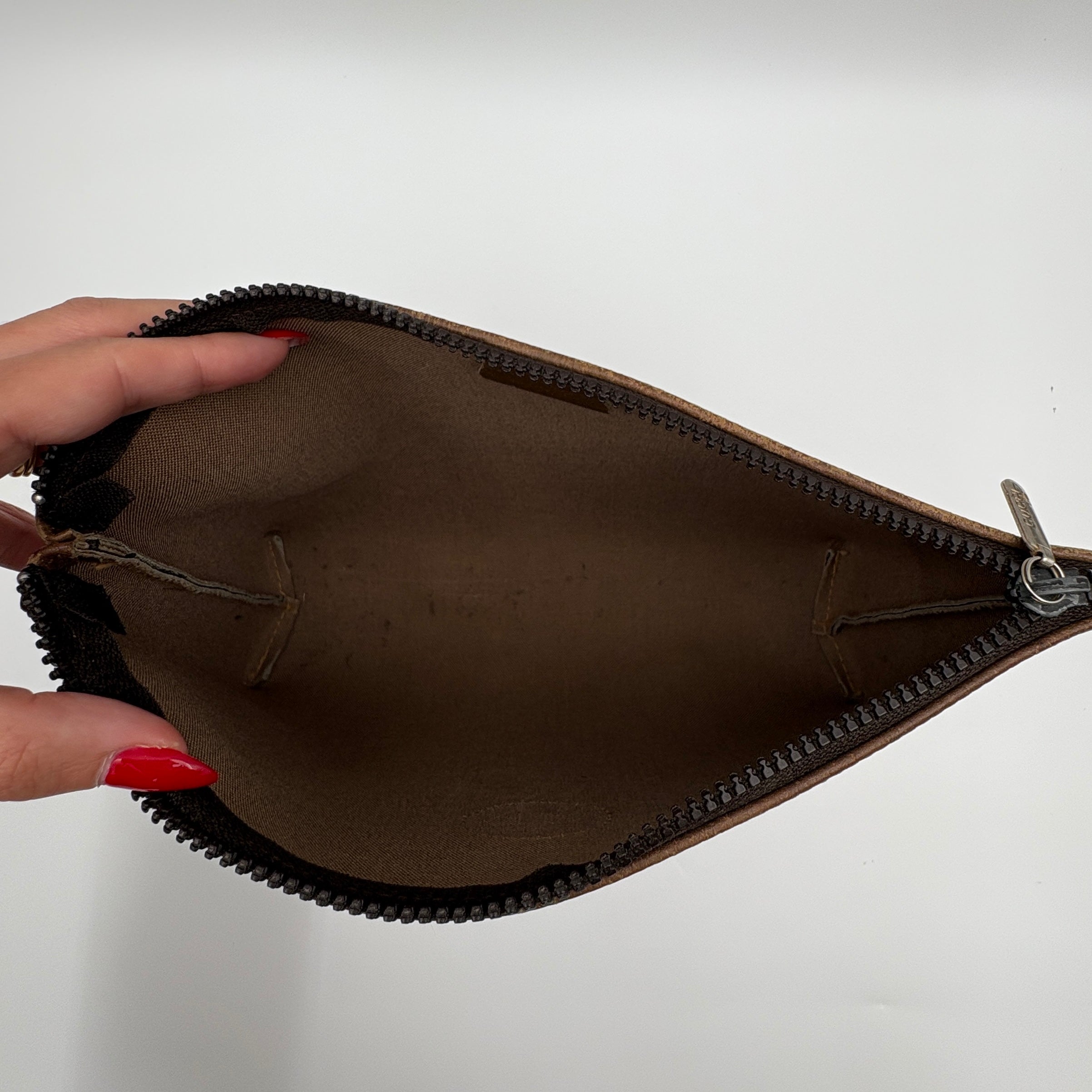 Gucci Clutch Bag GG Plus