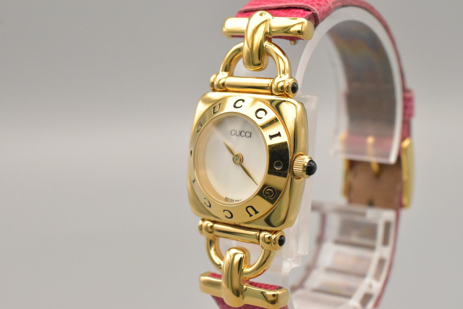 Gucci 6300L Wristwatch - White, Gold-Plated Base Metal