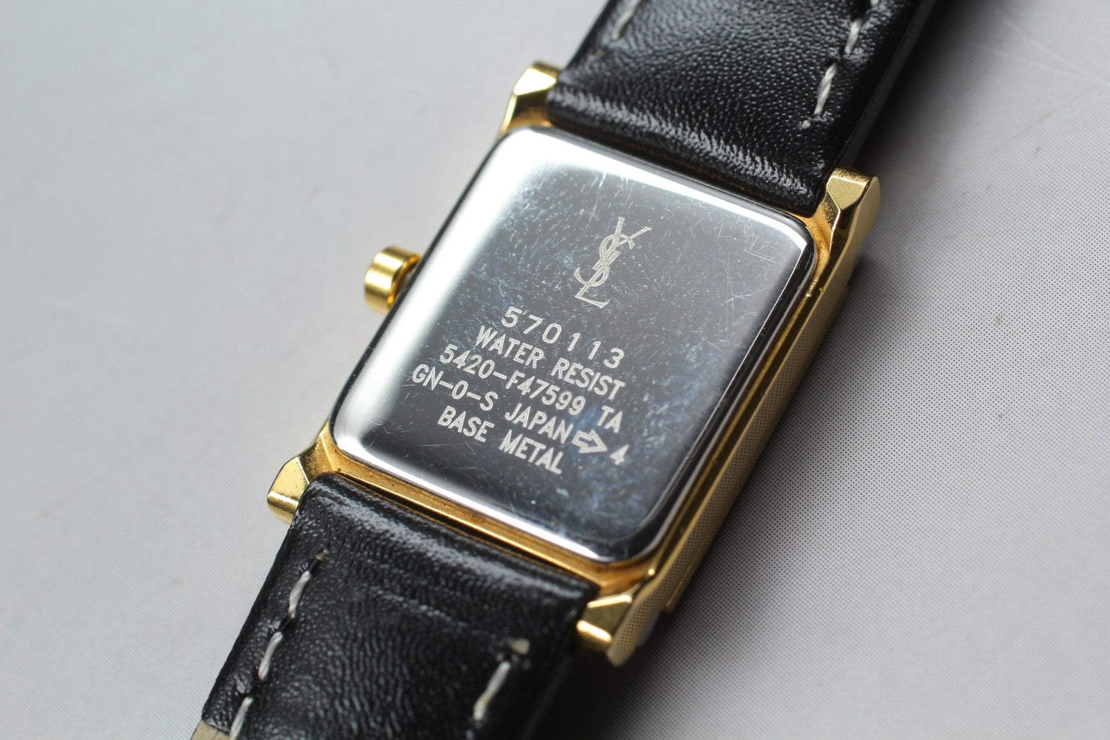 Yves Saint Laurent 5420-F47599 Women's Watch - Gold, Stainless Steel