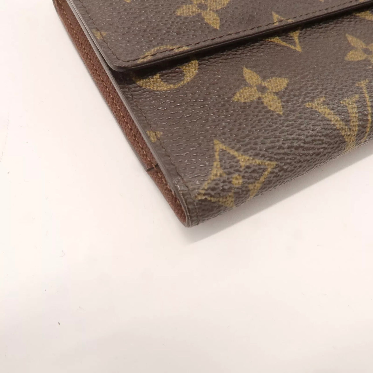 Monogram Portefeuille International Wallet