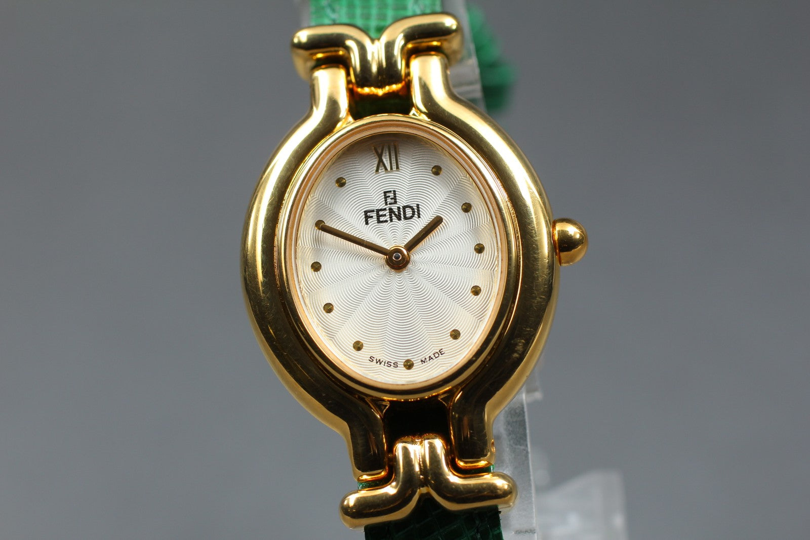 Fendi 640L Wristwatch - Gold, Stainless Steel- מגיע עם כל הרצועות!