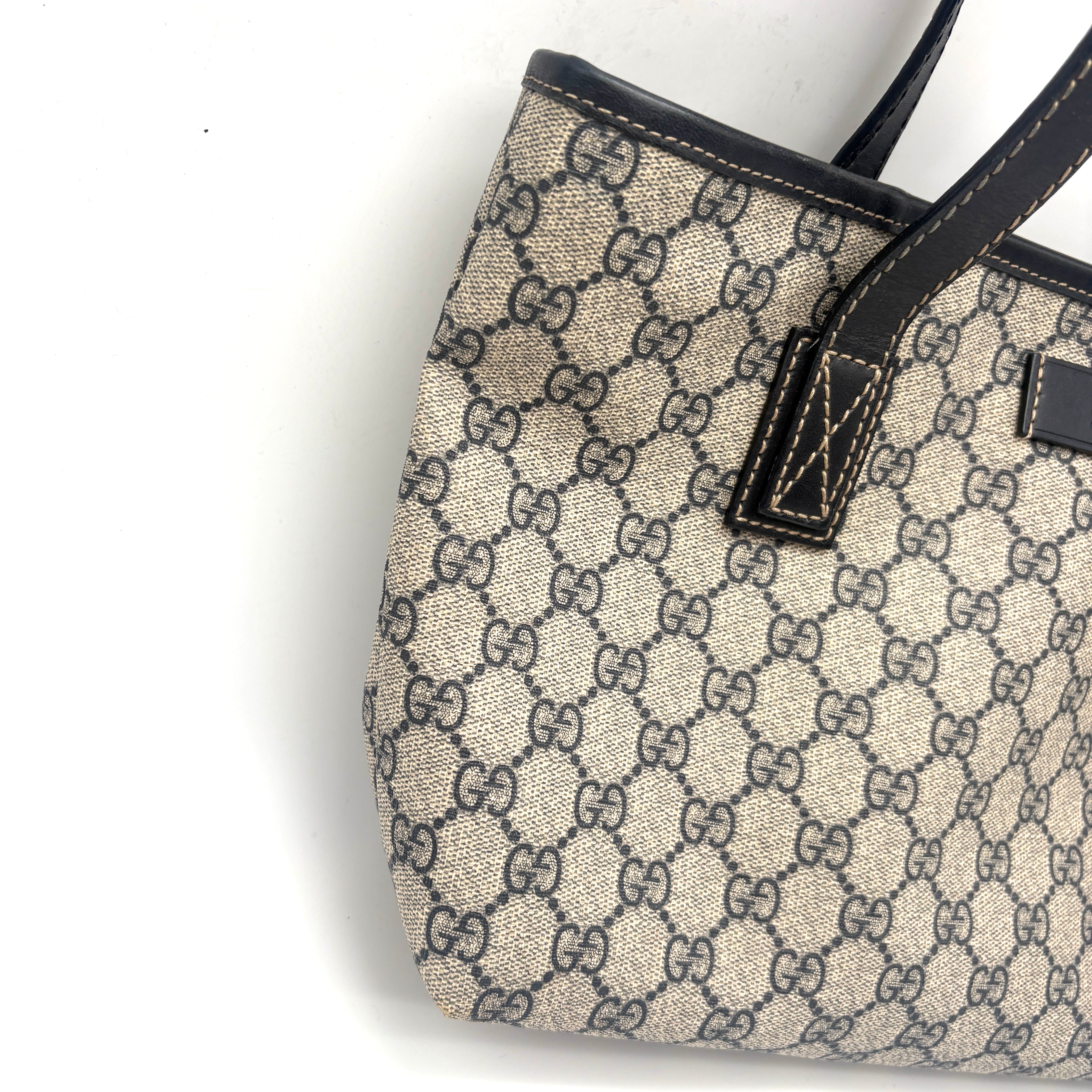 Gucci Supreme Tote bag