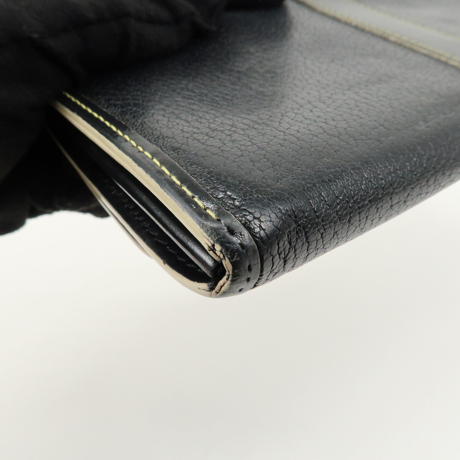 Louis Vuitton Portefeuille Favori Wallet - Noir, Suhari Leather