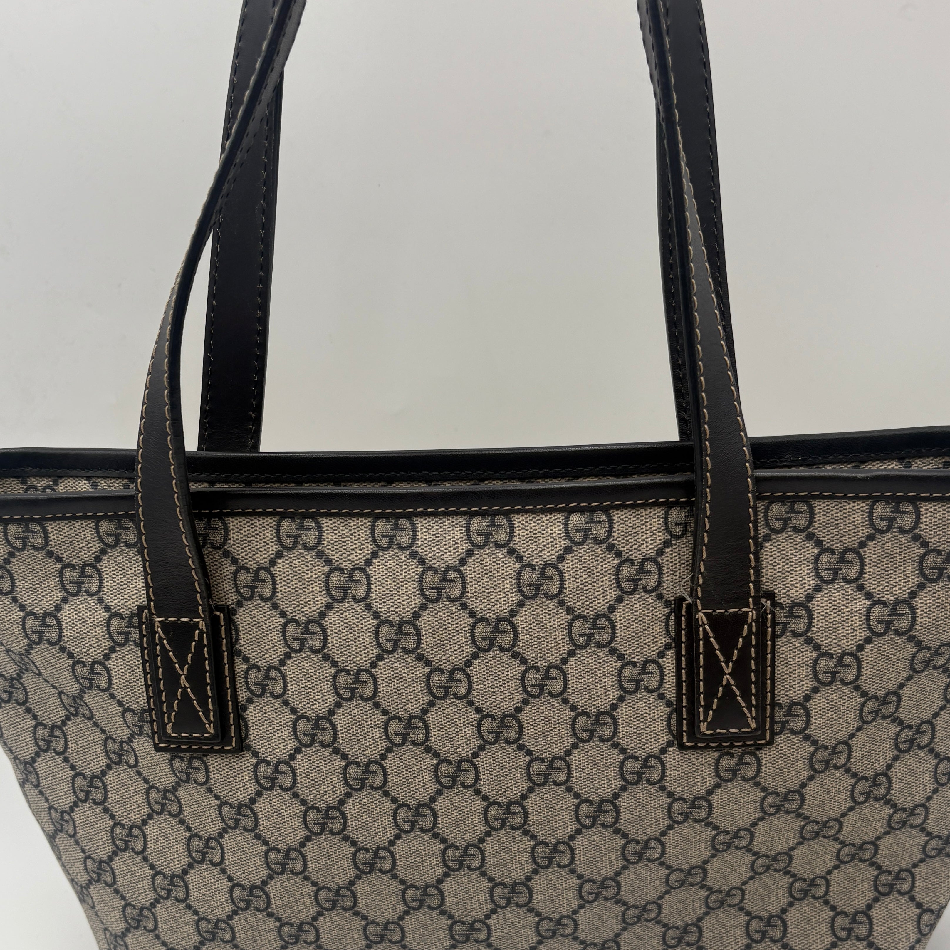 Gucci Supreme Tote bag