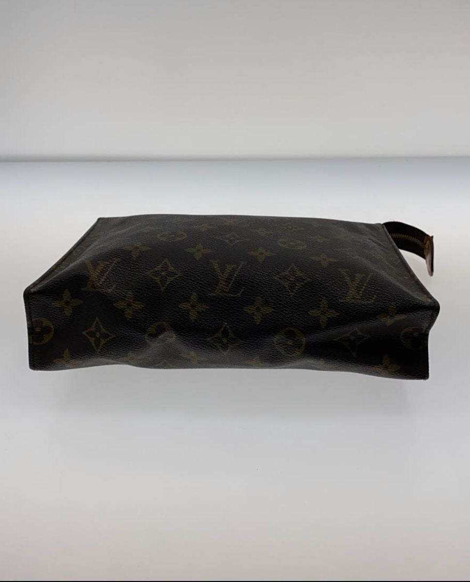 Louis Vuitton Cosmetics Clutch 26
