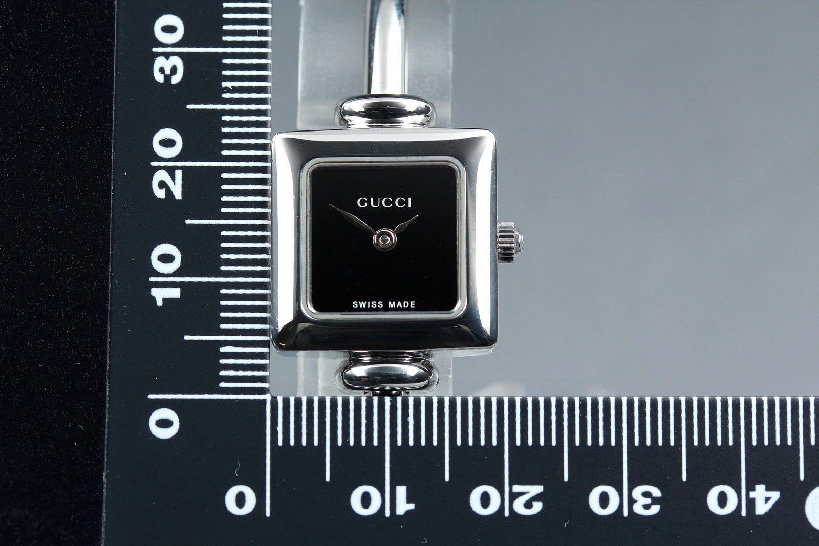 Gucci 1900L Wristwatch - Black, Stainless Steel