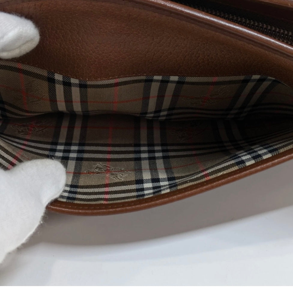 Burberrys Vintage Clutch Bag- Brown leather