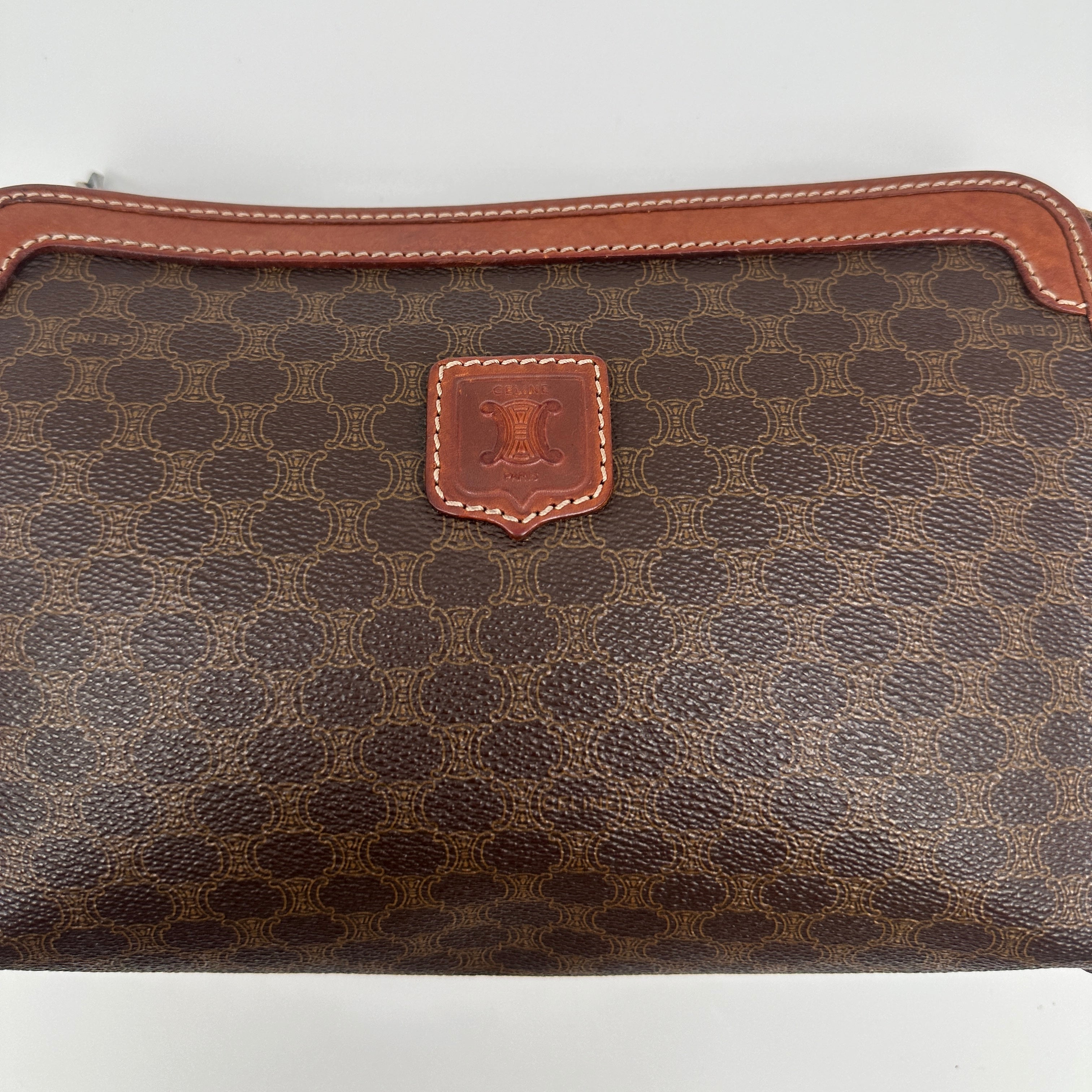 Macadam brown clutch