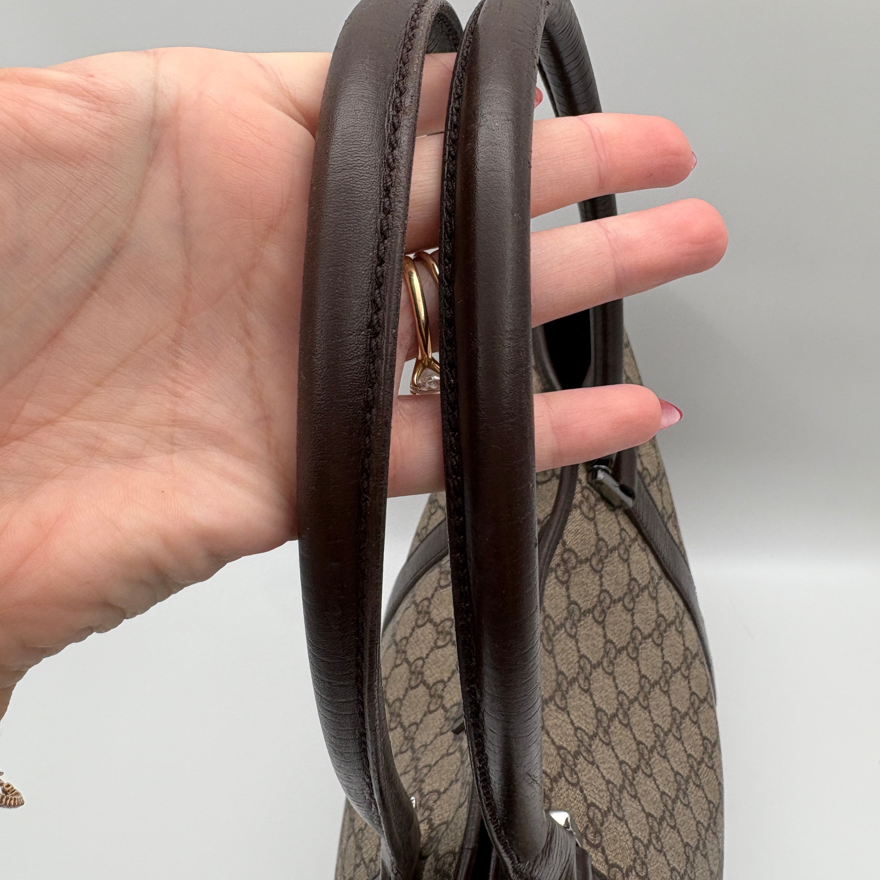 Gucci GG Supreme Shoulder Bag Tote