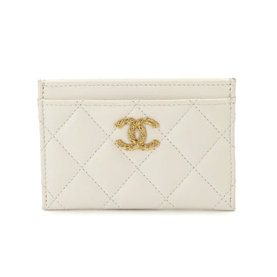 CHANEL Matelasse Card Case - White, Leather- מגיע עם הקופסה ושקית אבק!