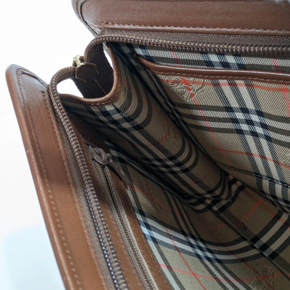 Burberrys Vintage Clutch Bag- Brown leather
