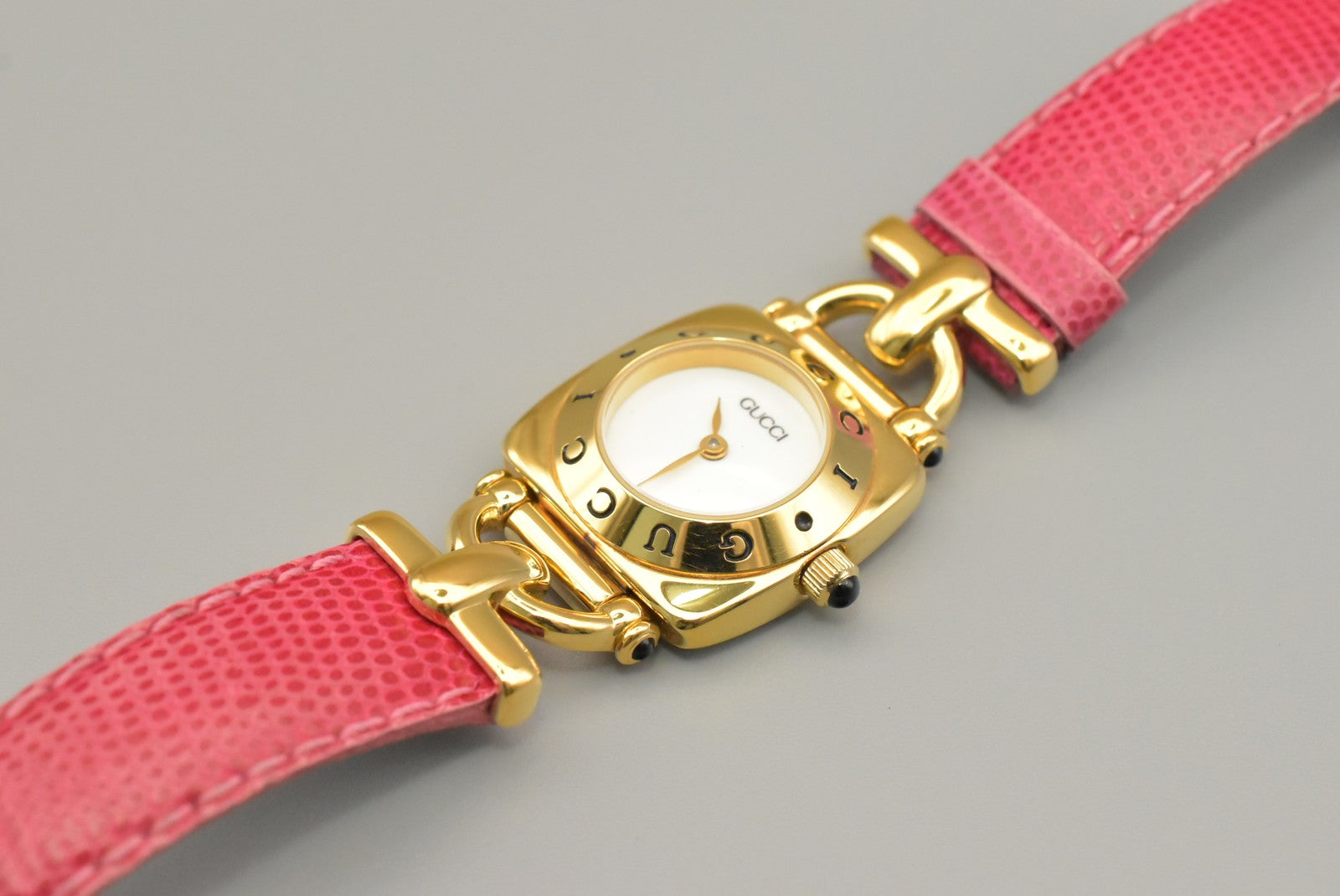 Gucci 6300L Wristwatch - White, Gold-Plated Base Metal