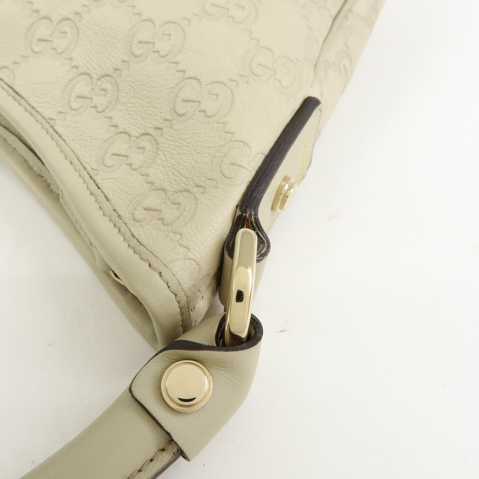 Gucci Abbey Guccissima Shoulder Bag - White, Leather