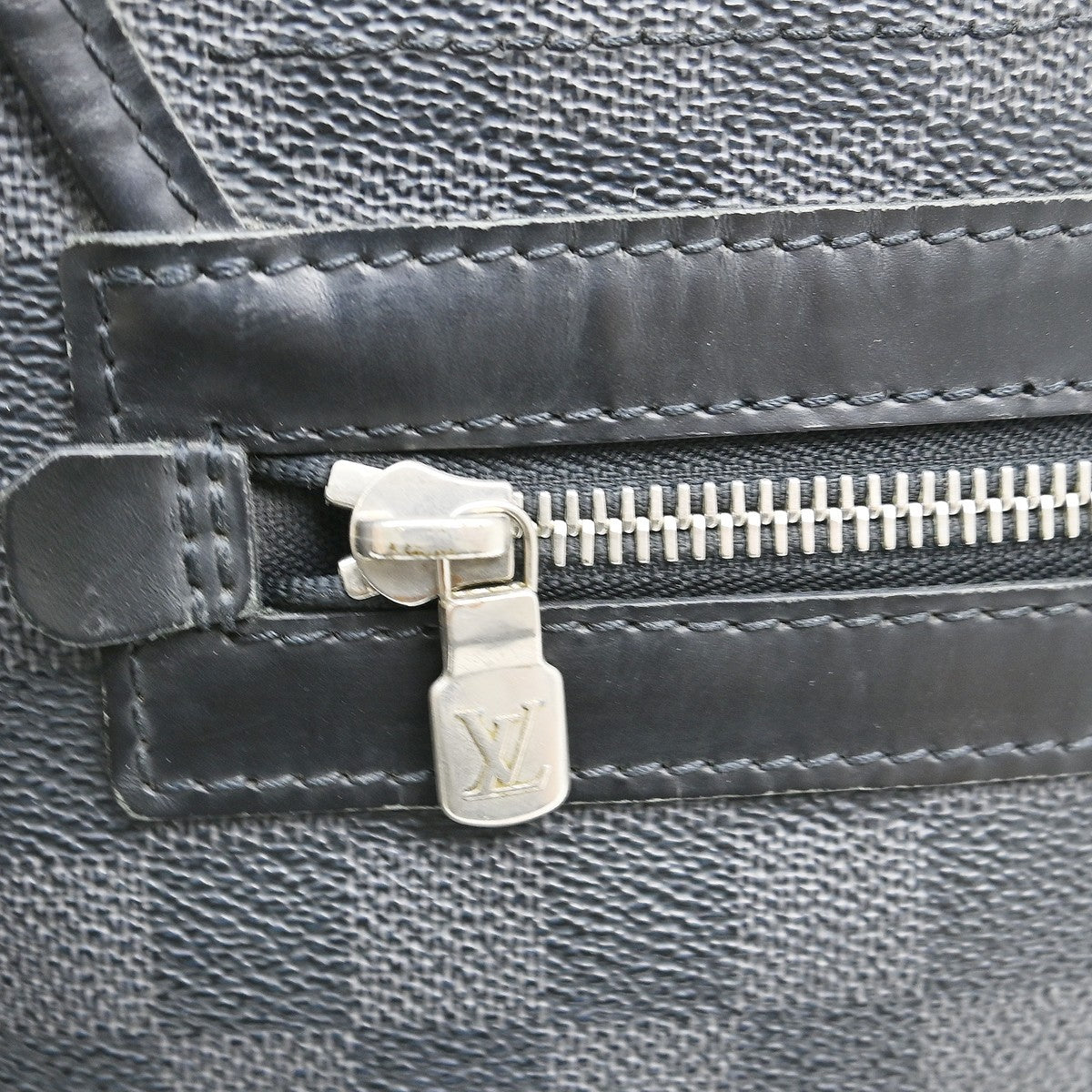Louis Vuitton Daniel MM Messenger Bag - Black, Damier Canvas, Leather