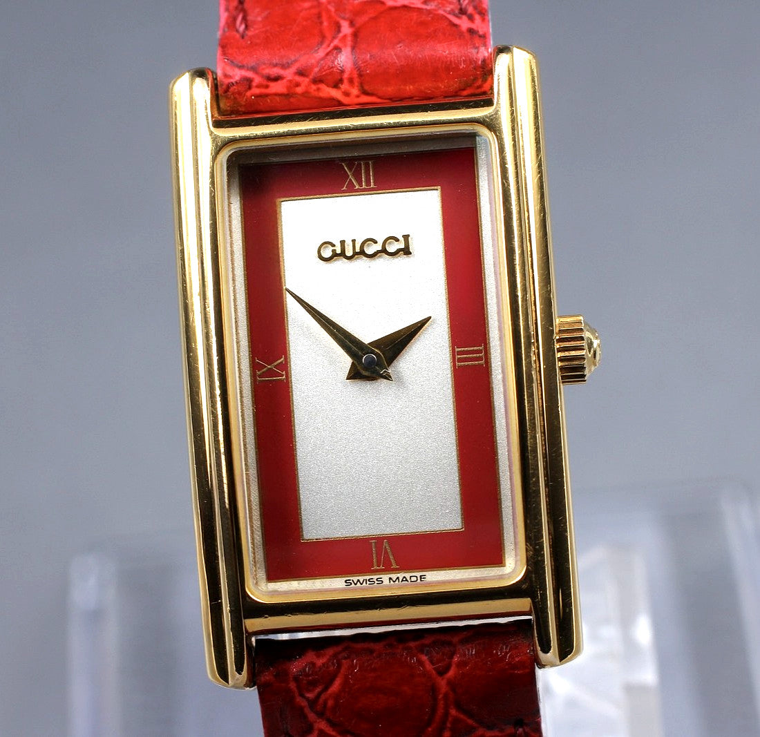 Gucci 2600L Wristwatch - Red, Leather