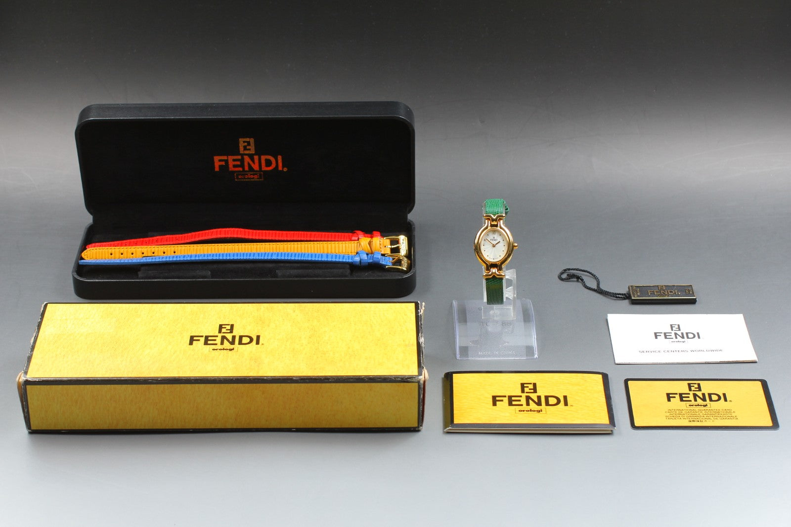 Fendi 640L Wristwatch - Gold, Stainless Steel- מגיע עם כל הרצועות!