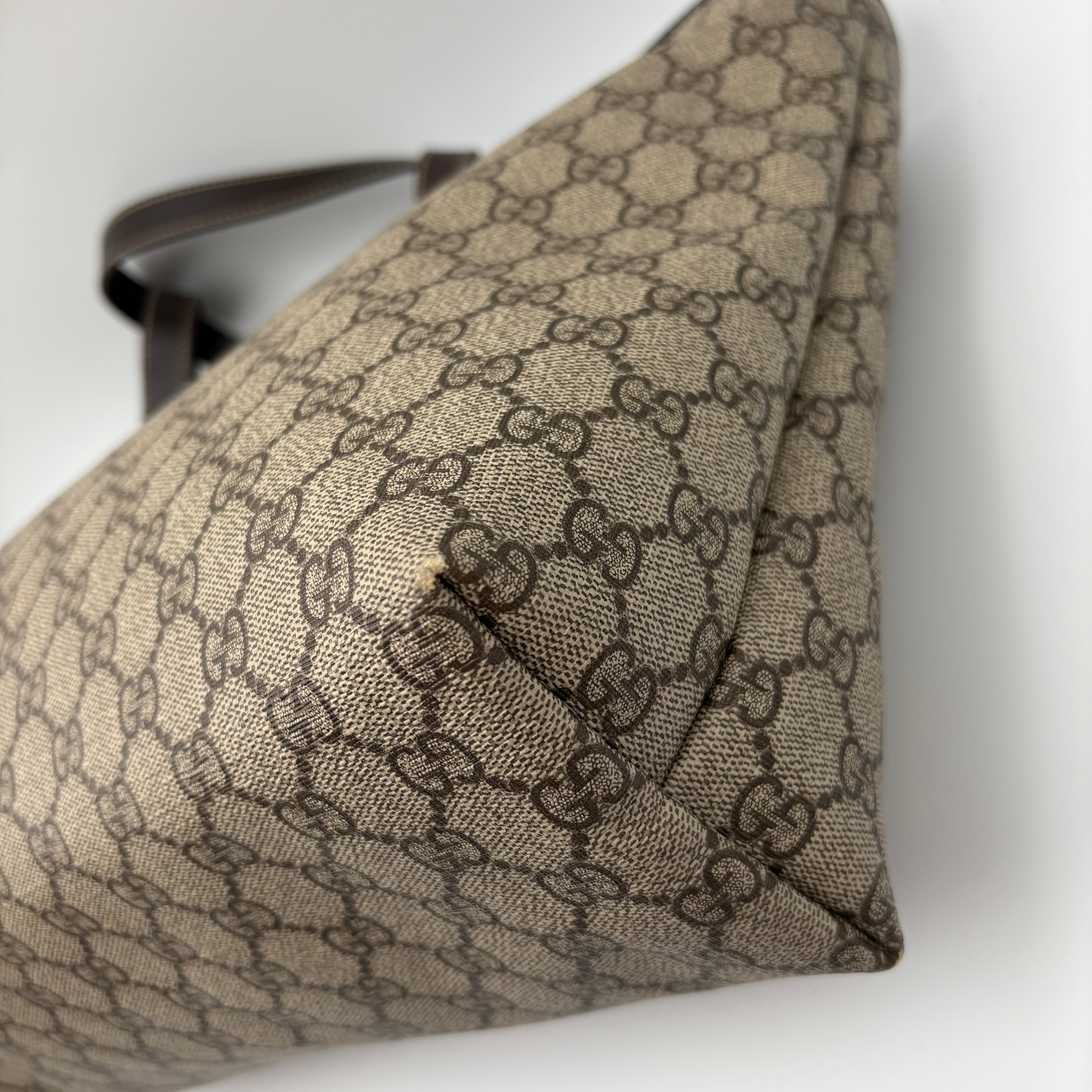Gucci GG Supreme