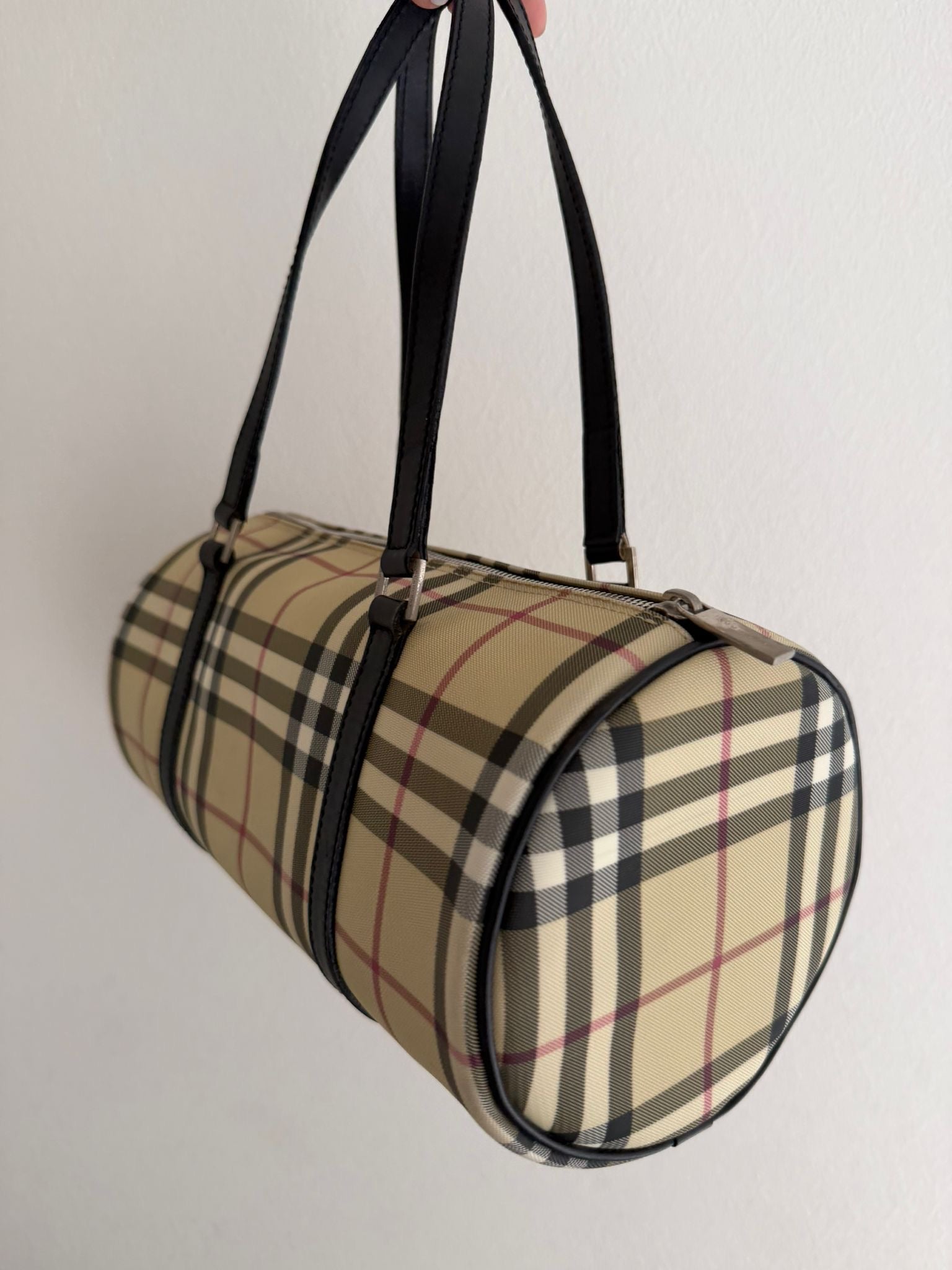 BURBERRY Nova Check Hand Bag- קשה להשגה!