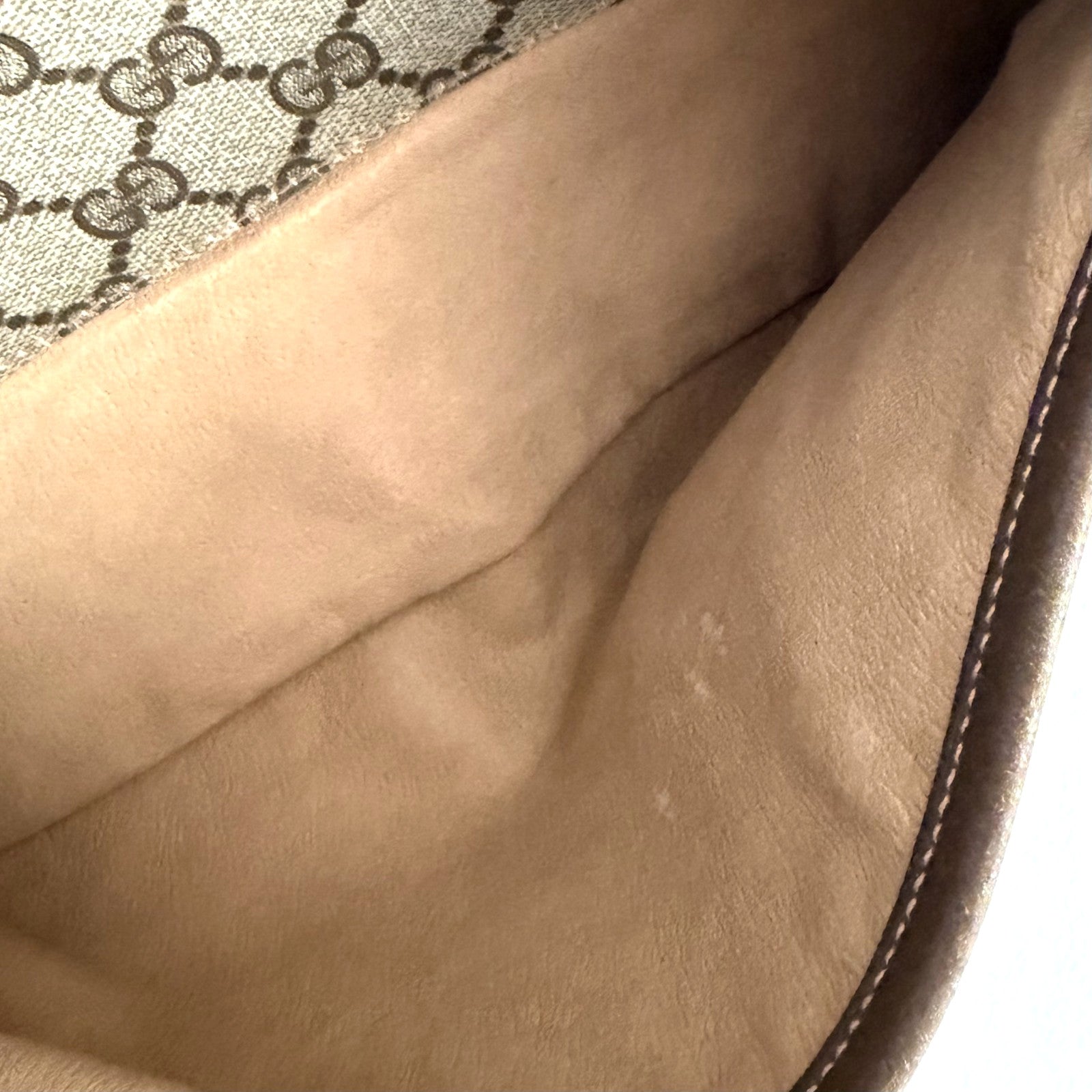 Gucci GG Supreme Clutch - Beige, PVC Leather