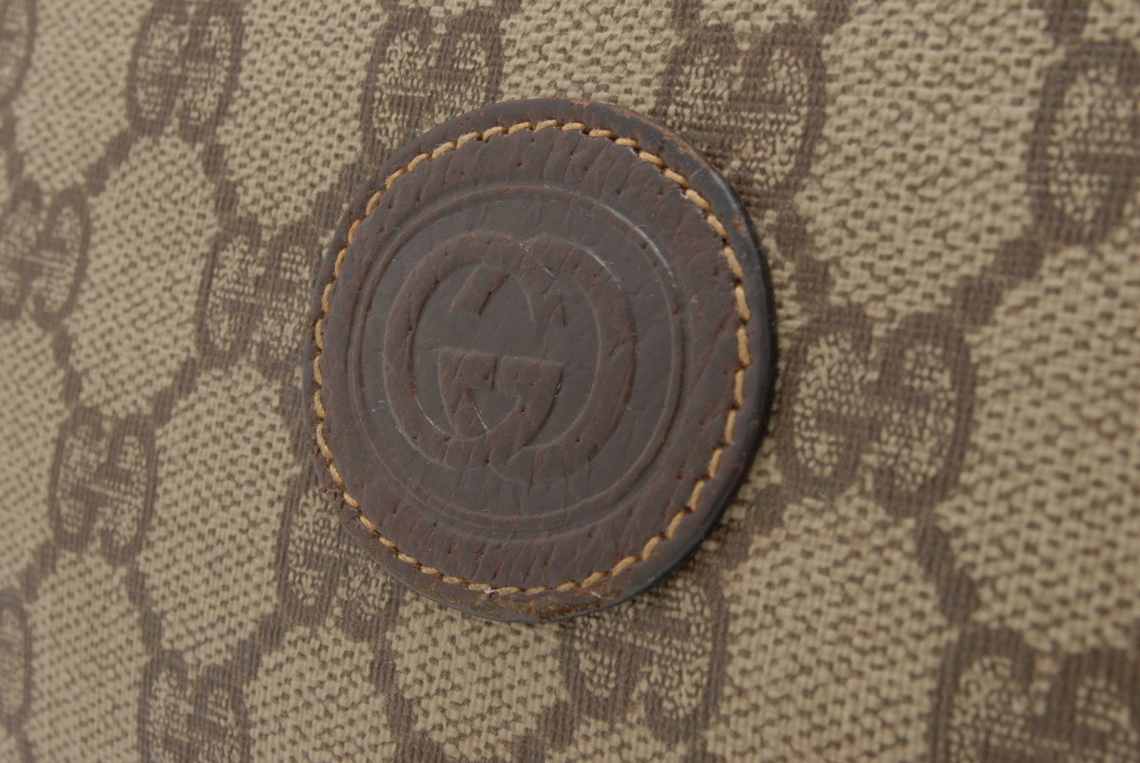 Gucci GG Supreme Clutch Bag - Beige, PVC Leather