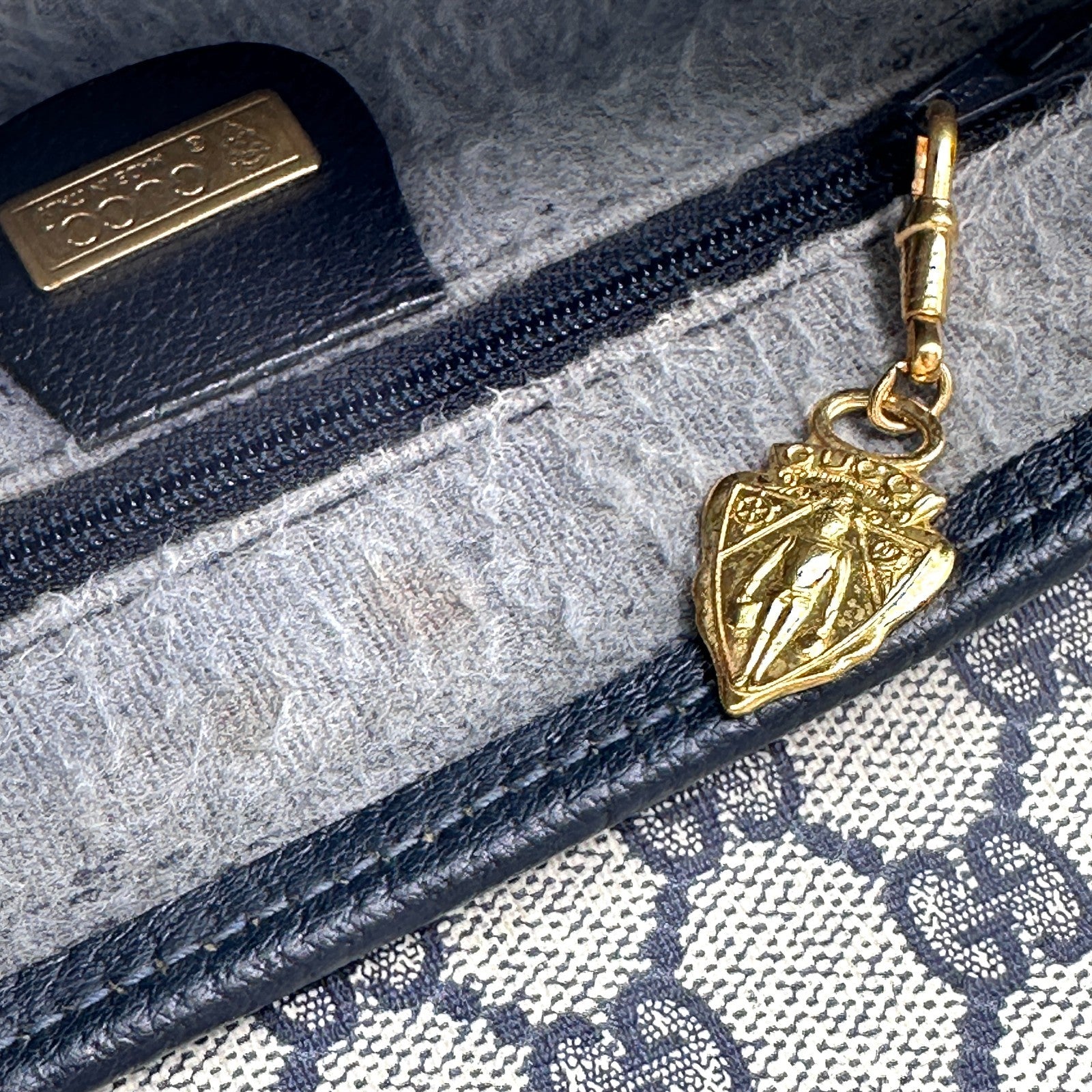 Gucci GG Pattern Turnlock Shoulder Bag - Navy Blue, PVC Leather