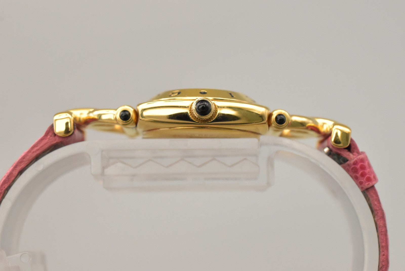 Gucci 6300L Wristwatch - White, Gold-Plated Base Metal