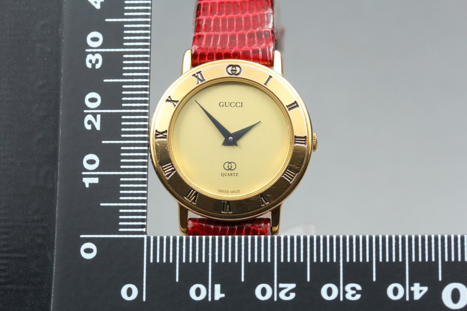 Gucci 3001L Watch - Gold, Stainless Steel