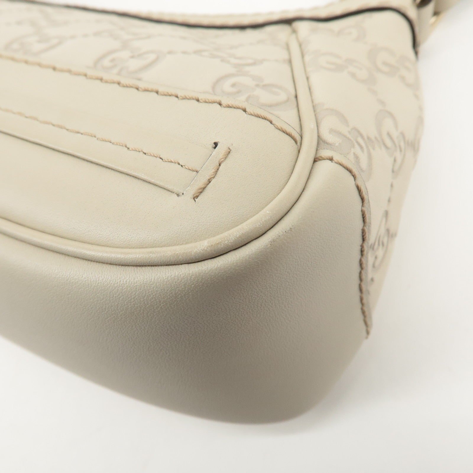 Gucci Hand Bag - Ivory, Leather