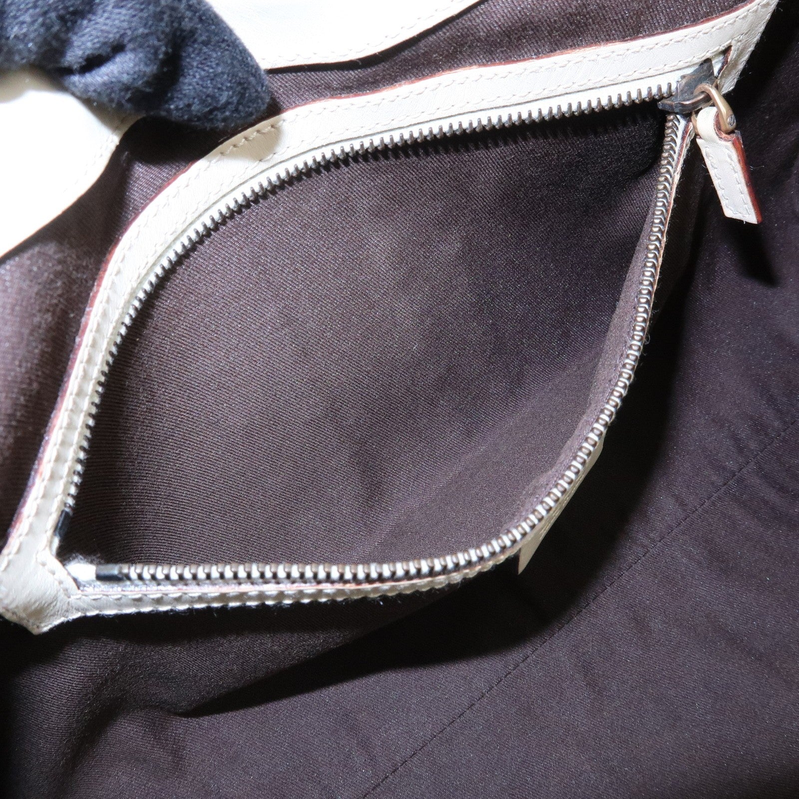 Gucci Jeckie Shoulder Bag - Ivory, Leather