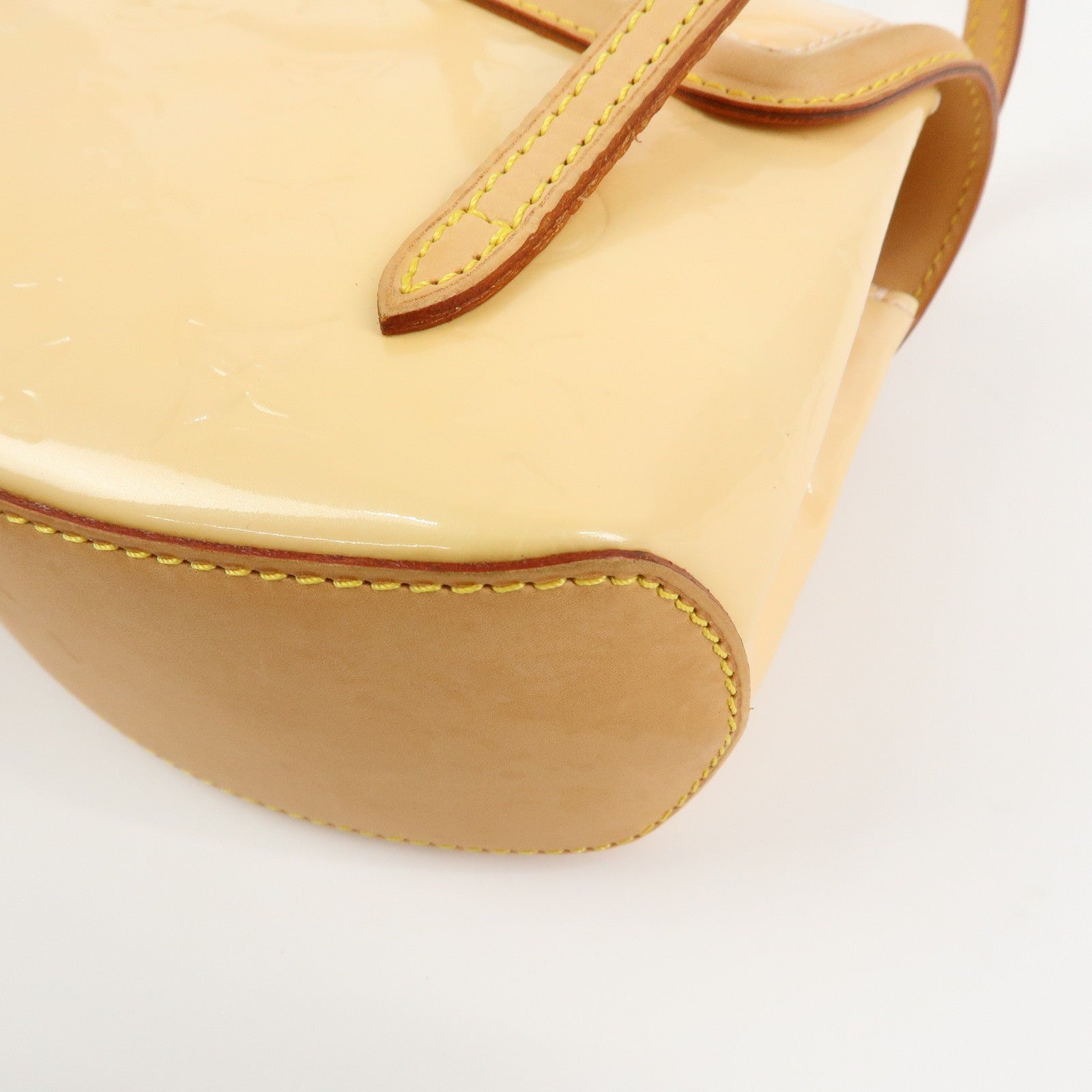 Louis Vuitton Shoulder Bag - Marshmallow Pink, Vernis Leather