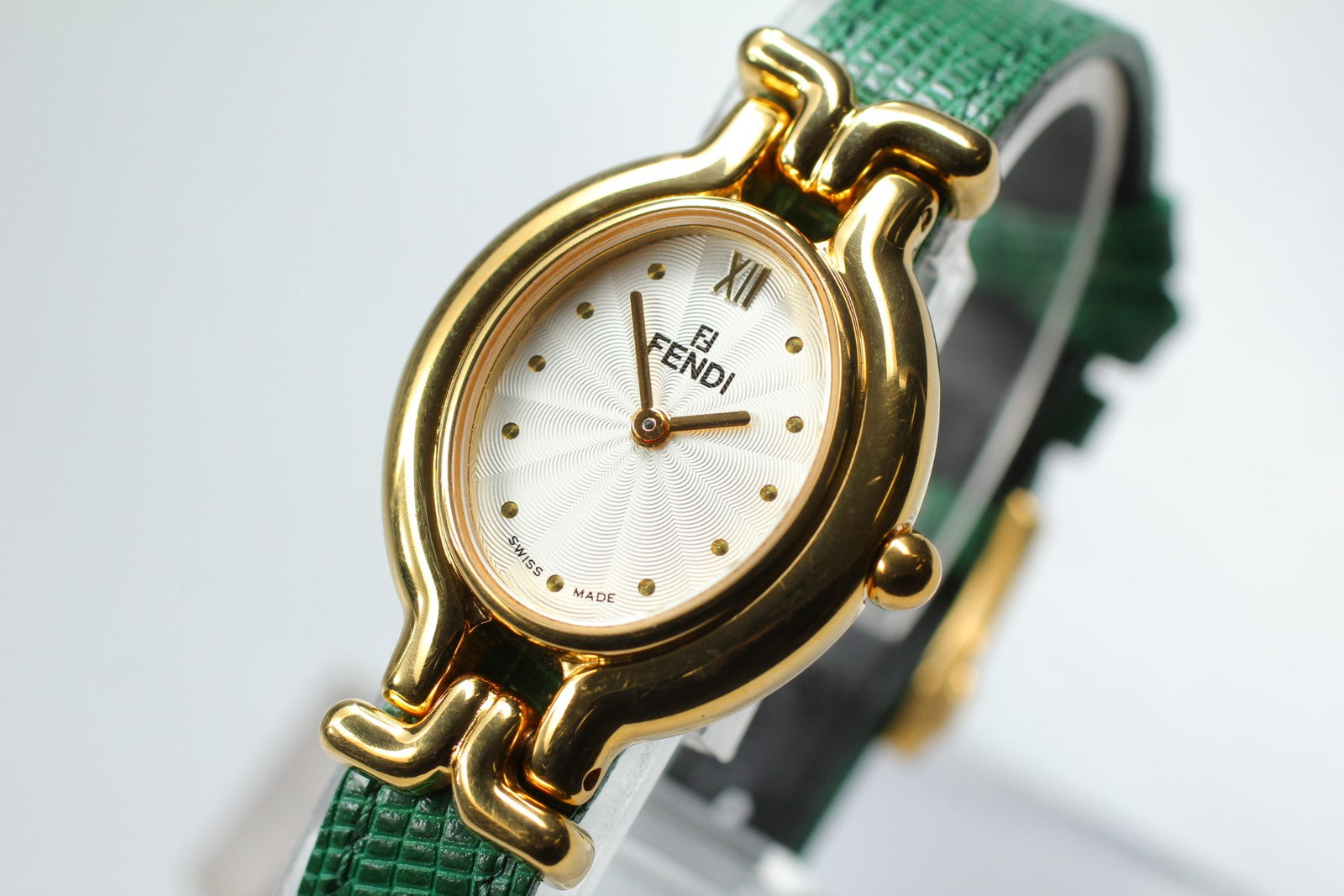 Fendi 640L Wristwatch - Gold, Stainless Steel- מגיע עם כל הרצועות!