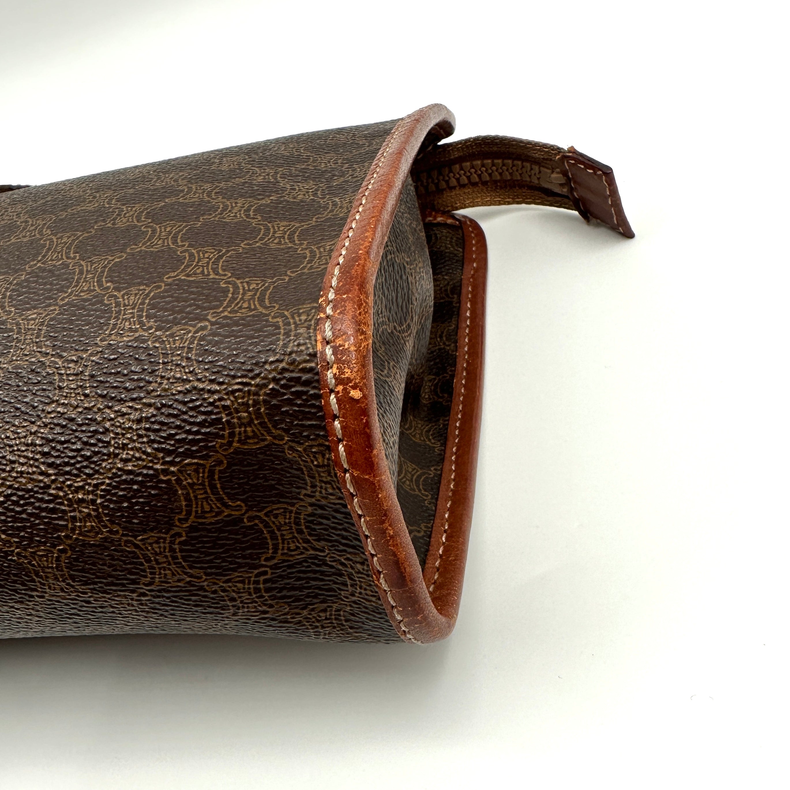 Macadam brown clutch