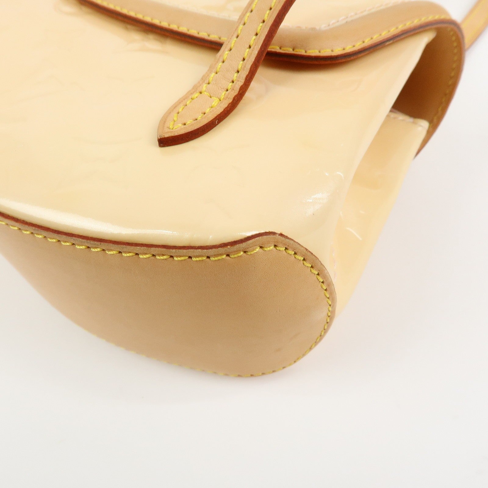 Louis Vuitton Shoulder Bag - Marshmallow Pink, Vernis Leather