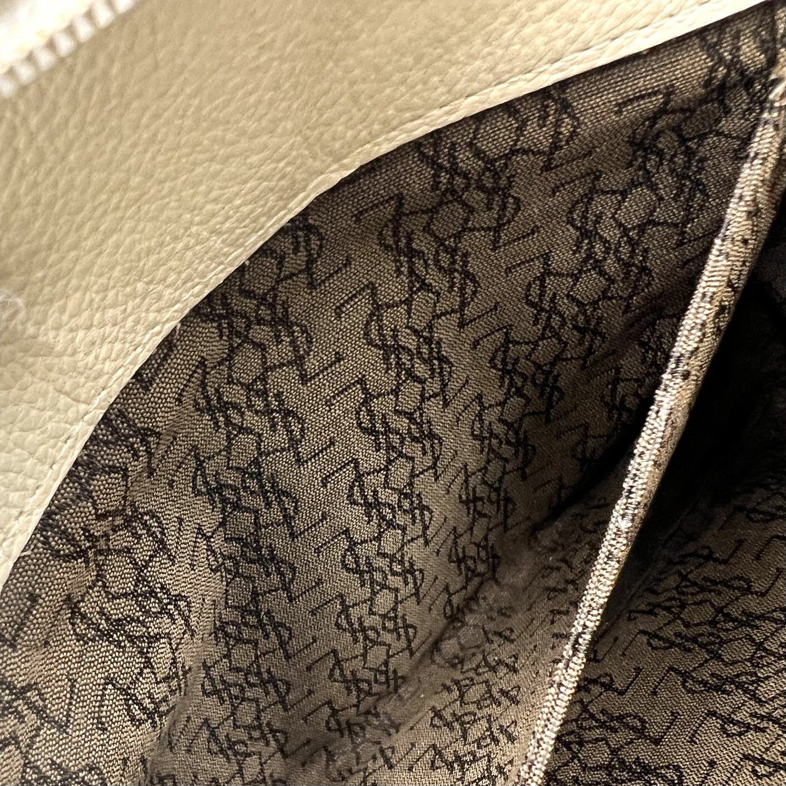 Saint Laurent Shoulder Tote Stitch Bag - Ivory, Leather