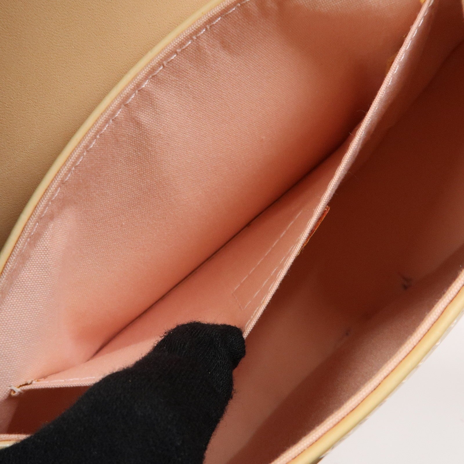 Louis Vuitton Shoulder Bag - Marshmallow Pink, Vernis Leather