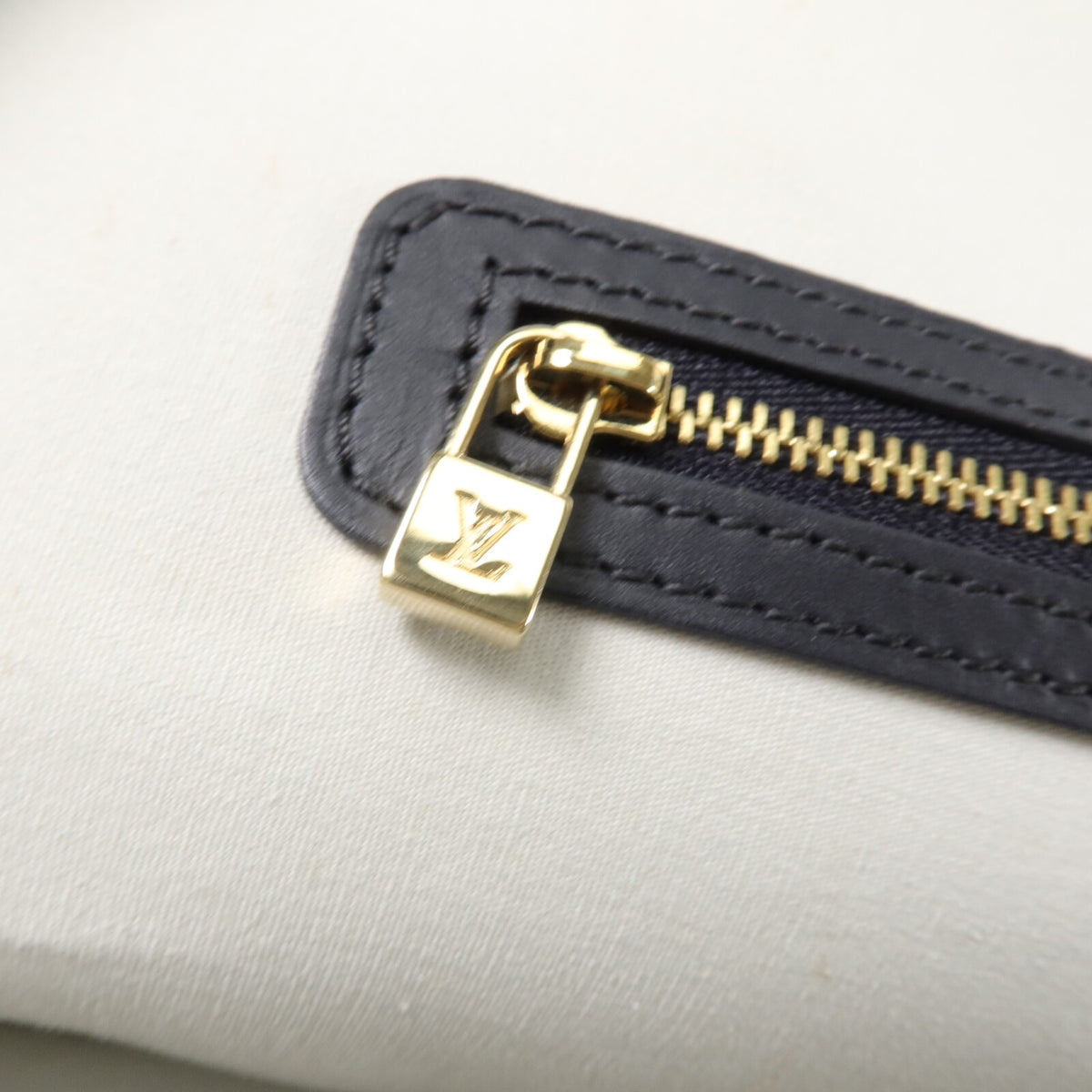 Louis Vuitton Alma Haut Handbag - Navy, Canvas