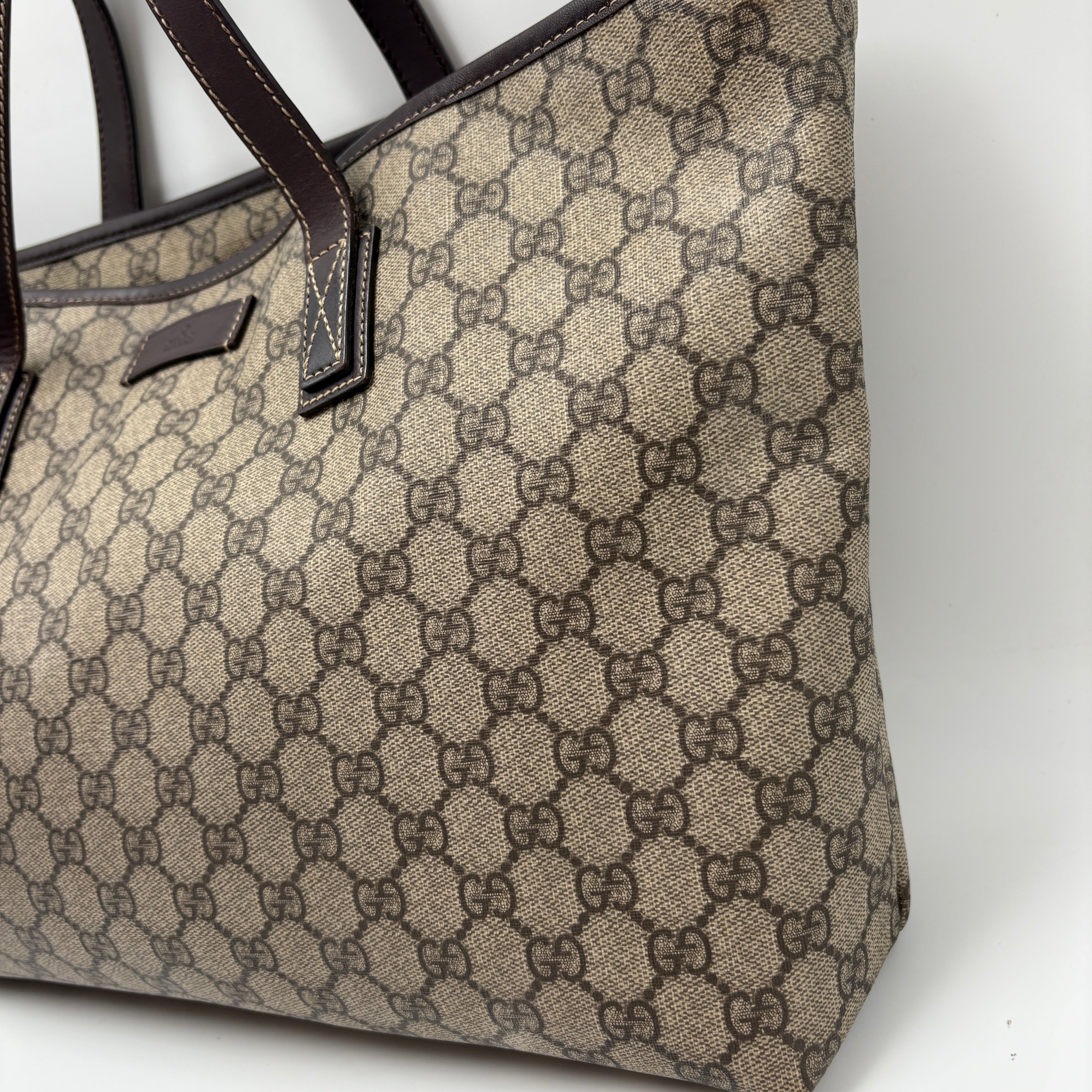 Gucci Supreme Tote bag