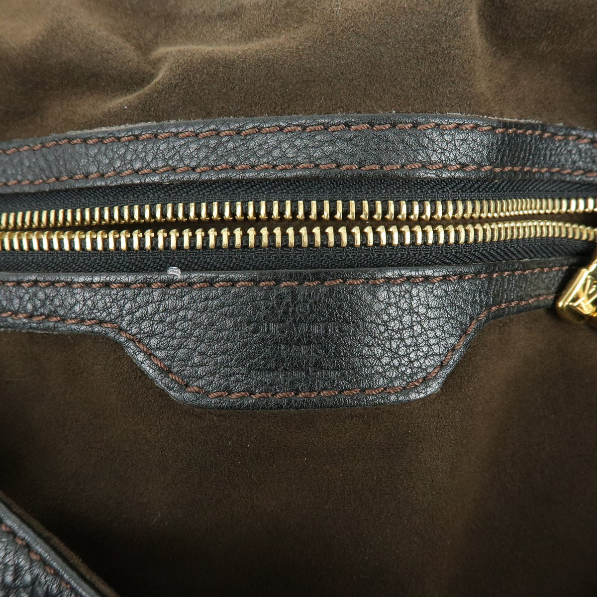 Louis Vuitton Monogram Leather Mahina L Shoulder Bag Noir