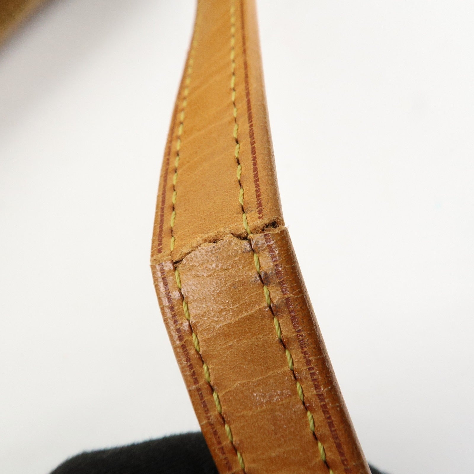 Louis Vuitton Shoulder Bag - Ambre, Verni Leather