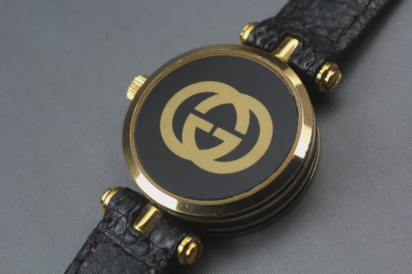 Gucci 2000L Wristwatch - Black, Leather