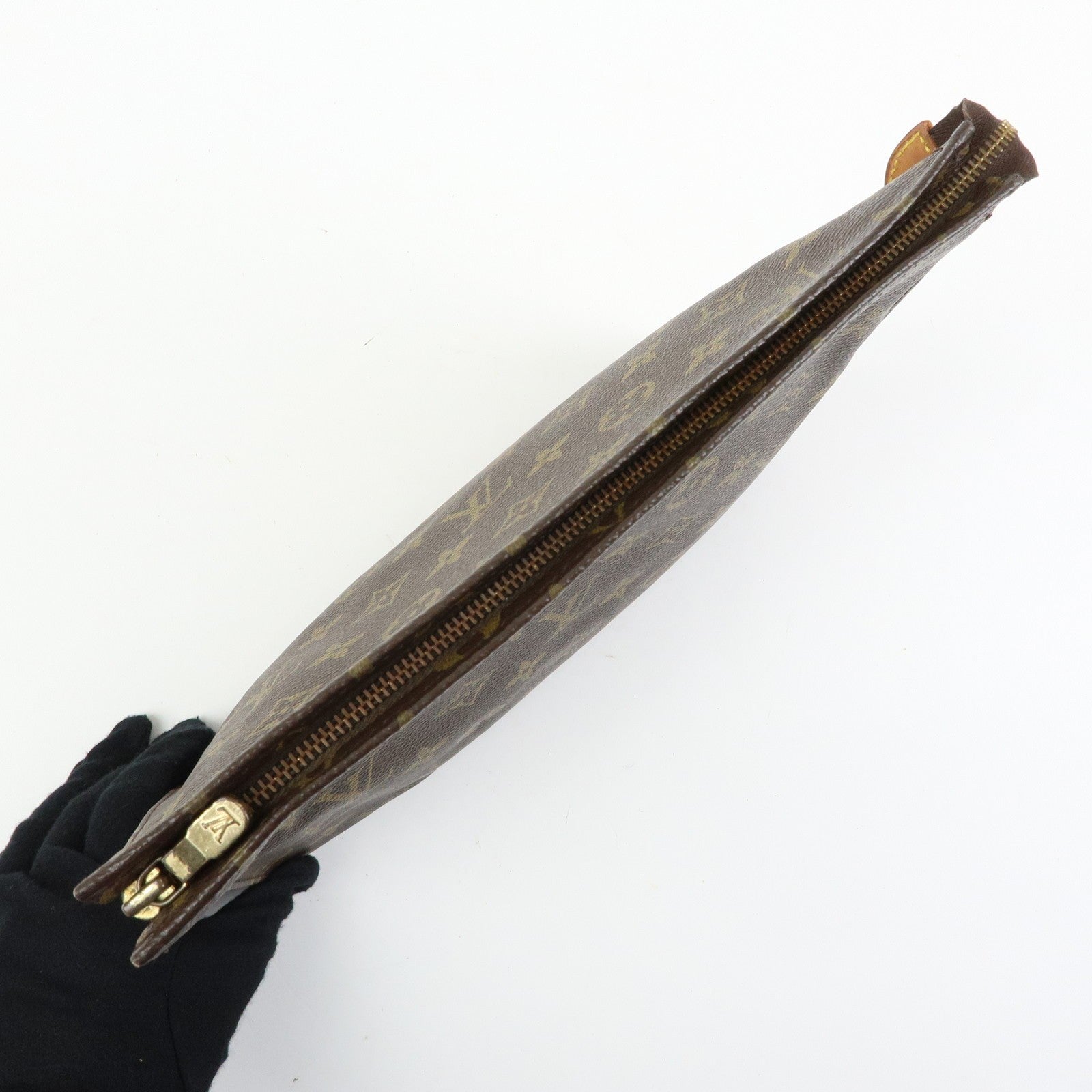 Louis Vuitton Cosmetics Clutch 26