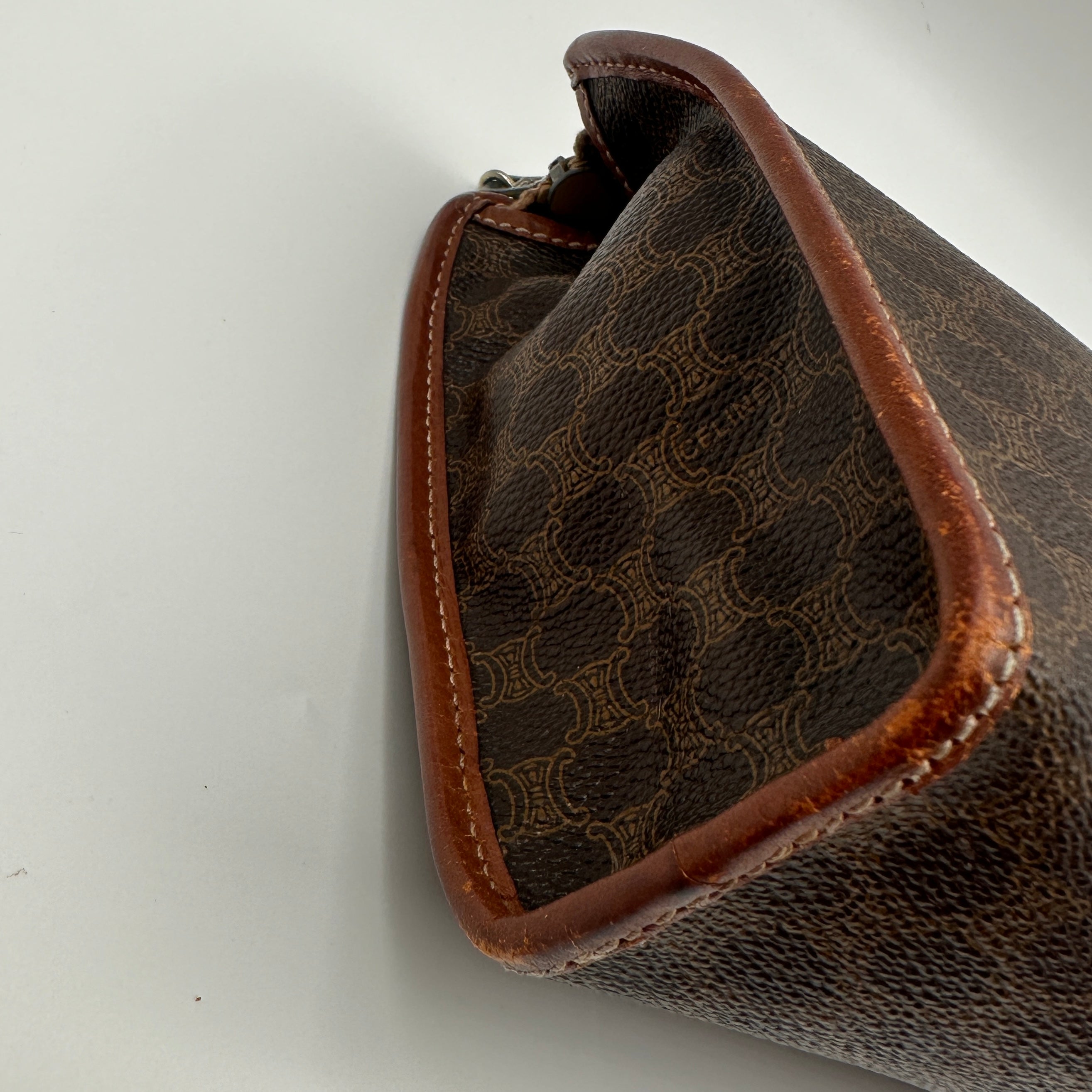 Macadam brown clutch