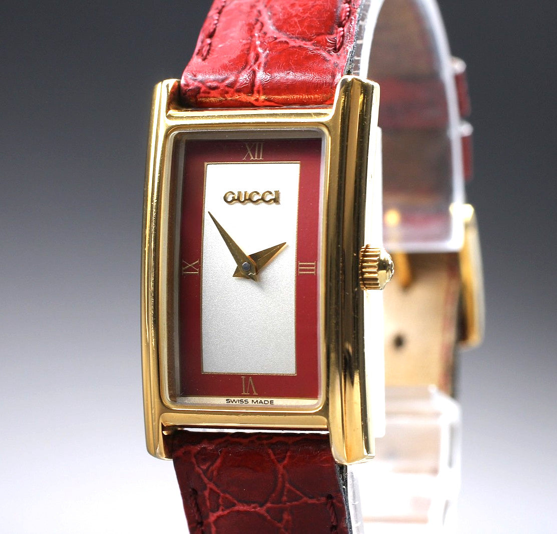 Gucci 2600L Wristwatch - Red, Leather