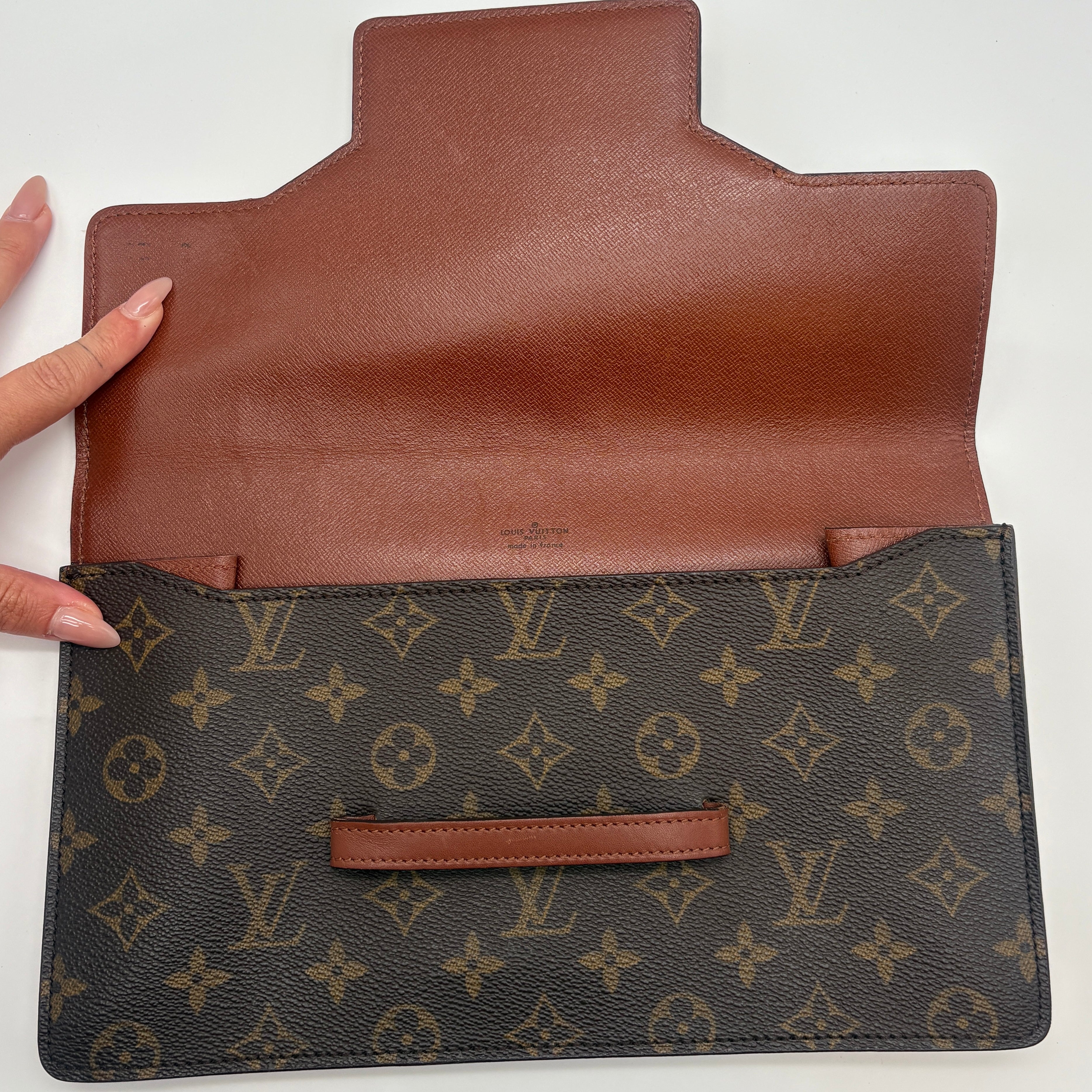Louis Vuitton CHAILLOT CLUTCH BAG