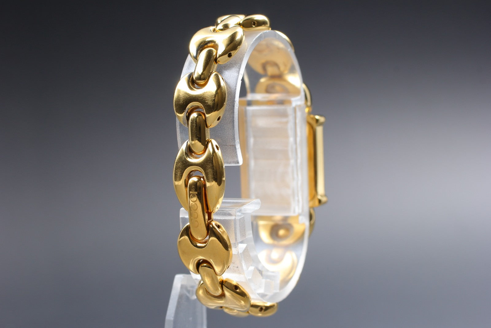 Gucci 1800L.2 Wristwatch - Gold, Stainless Steel, Leather