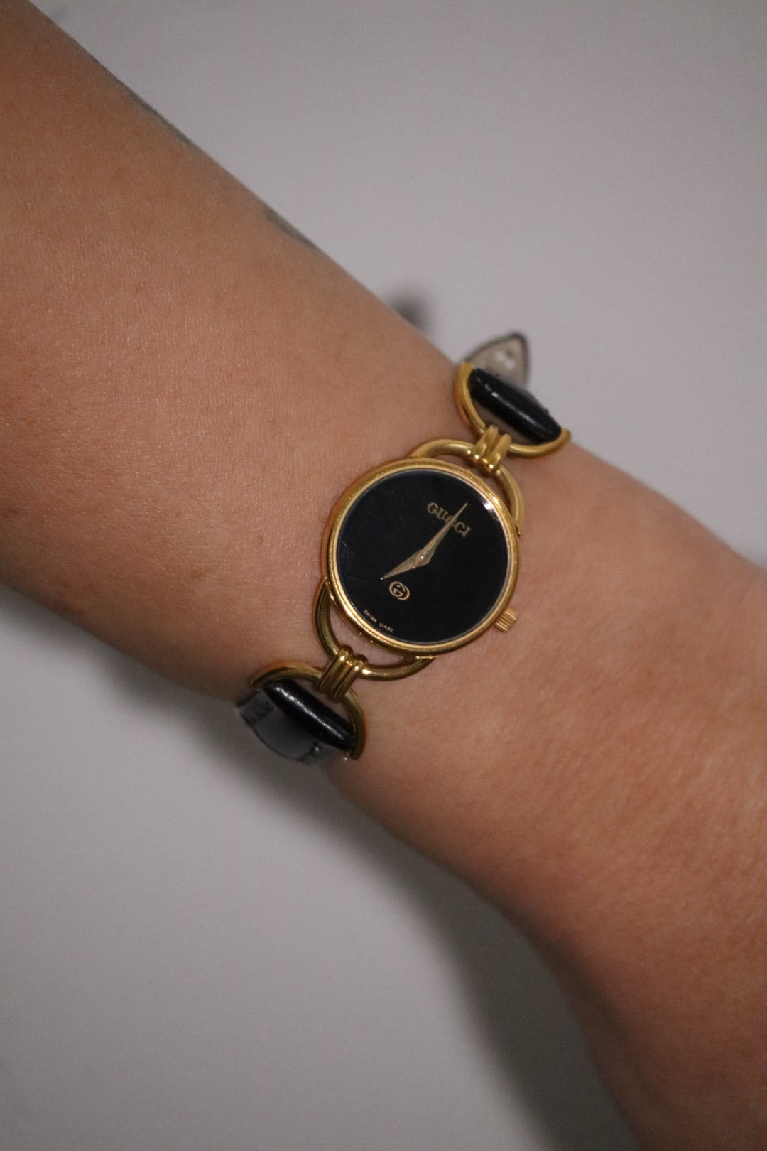 Vintage GUCCI 6000L 23mm Black Dial Gold Quartz Watch