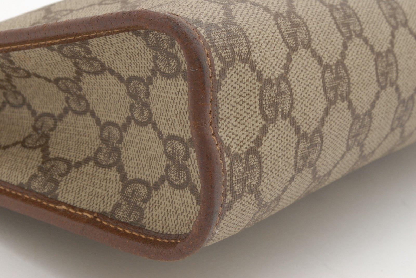 Gucci GG Supreme Clutch Bag - Beige, PVC Leather