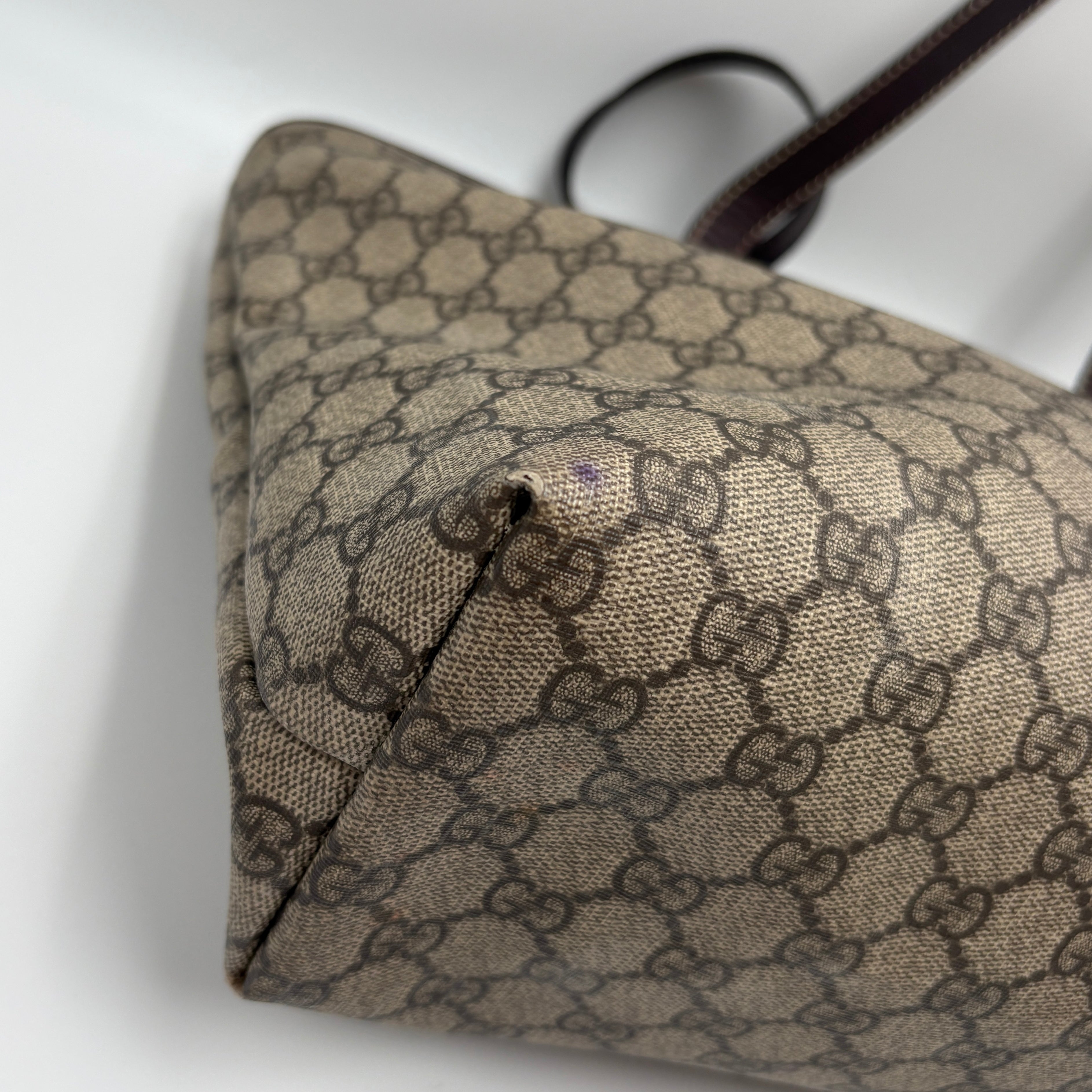 Gucci Supreme Tote bag